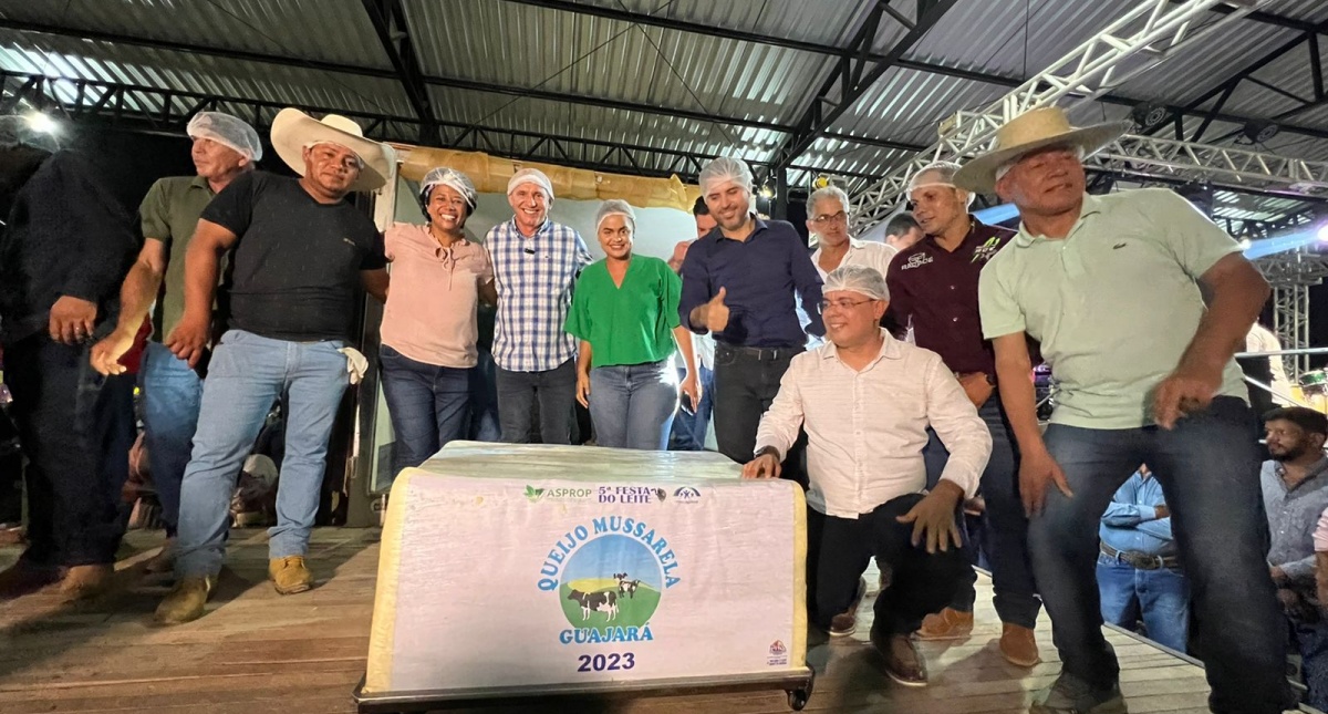 Deputada Silvia Cristina prestigia a Feira do Leite, no distrito de Palmeiras, em Nova Mamoré