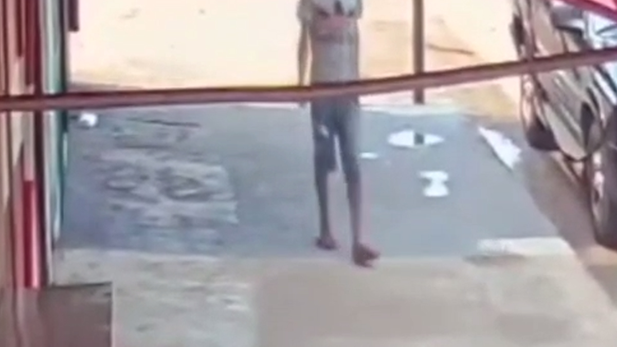 VÍDEO: Ladrão é flagrado furtando bike em frente de açougue na zona sul - News Rondônia