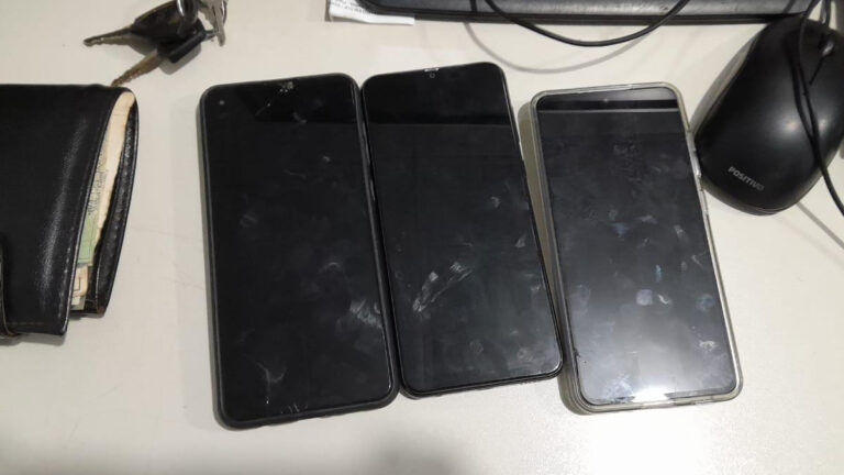 FICHA EXTENSA: Dupla suspeita de fazer arrastão é presa com celulares e moto roubada no centro - News Rondônia