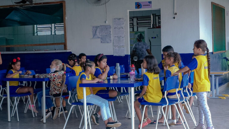 Classificados no programa de "Mãos Dadas com a Educação" devem comparecer à Semed até sexta-feira (6) - News Rondônia