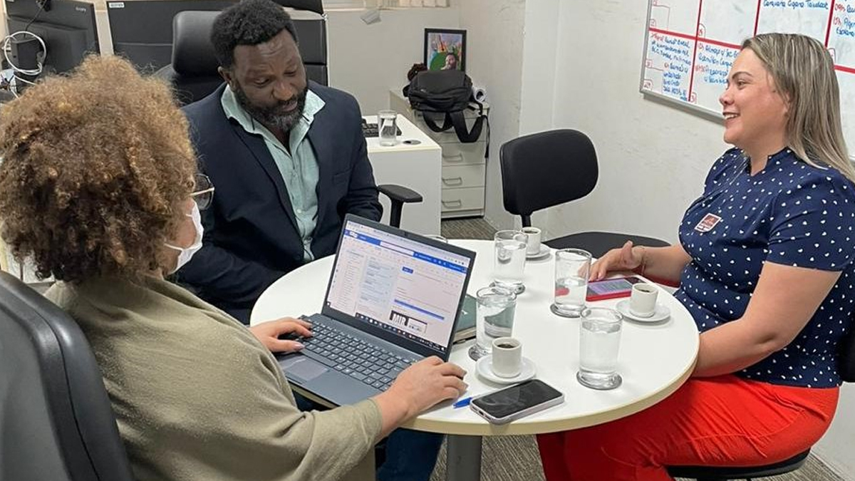 Cláudia de Jesus discute demandas com secretário de Políticas Quilombolas do governo federal - News Rondônia