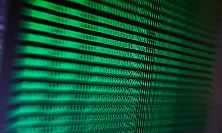 Inteligência artificial multiplica imagens de abuso sexual de menores