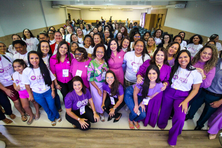 Cristiane Lopes reúne mulheres em evento sobre combate a violência 