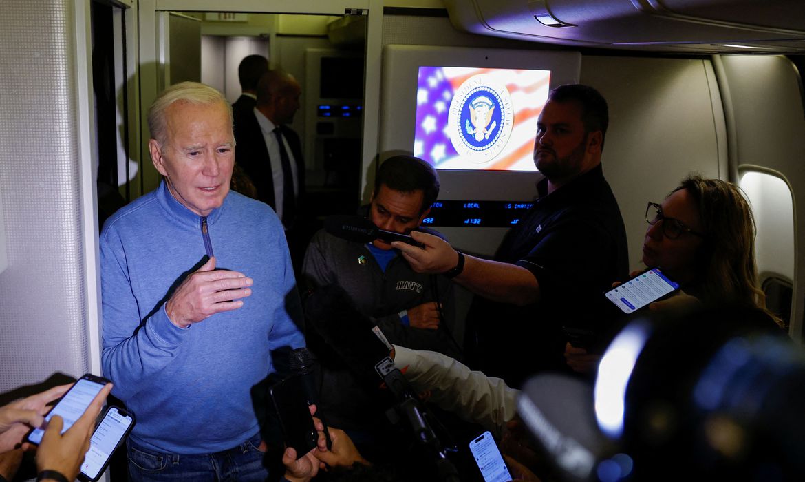 Em Israel, Biden oferece apoio a israelenses e ajuda a palestinos