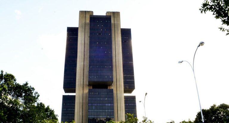 BC ajusta norma sobre lavagem de dinheiro para viabilizar Desenrola
