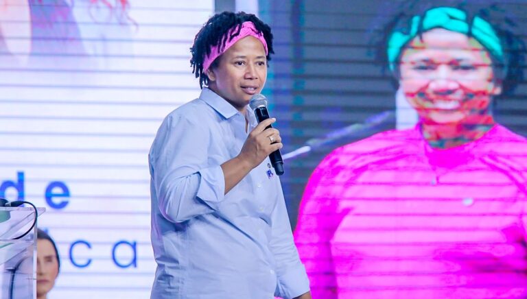 Deputada federal Sílvia Cristina faz balanço das ações do Outubro Rosa e diz que prevenção deve ser o ano todo