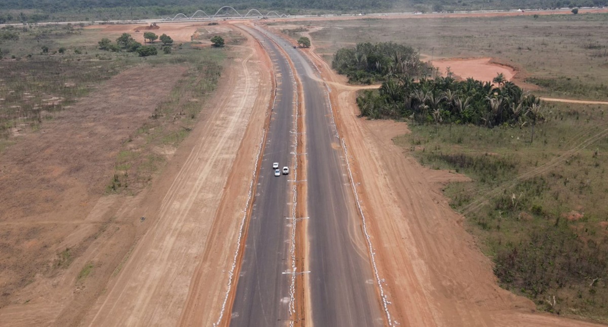 Serviços nas avenidas Santos Dumont e Décio Bueno entram em fase de conclusão