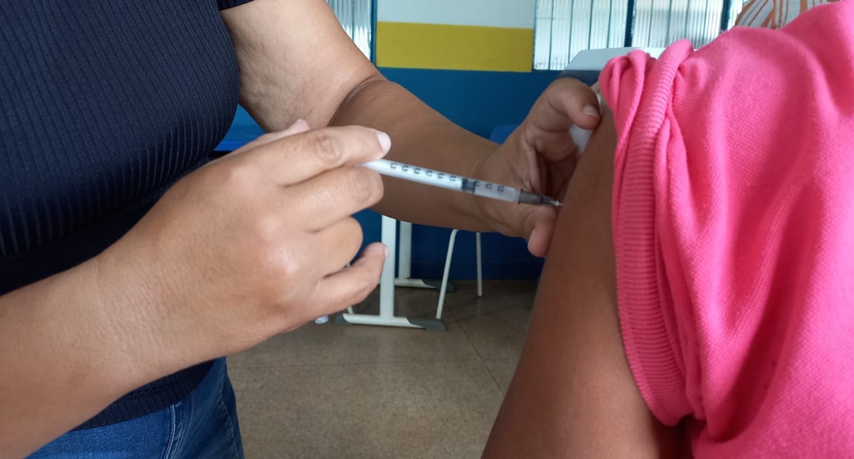 Vacina contra o HPV é importante aliada na prevenção do câncer de colo do útero