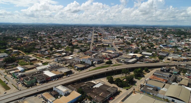 Cláudia de Jesus solicita do governo construção de Policlínica em Ji-Paraná