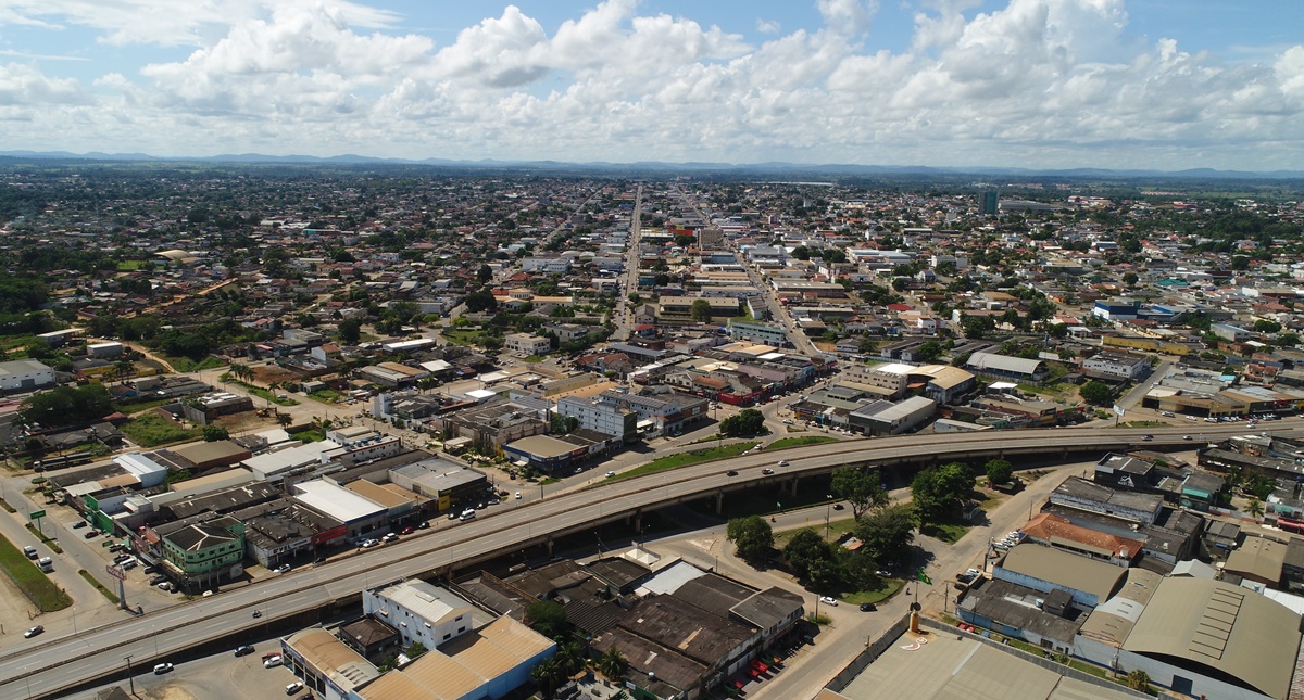 Cláudia de Jesus solicita do governo construção de Policlínica em Ji-Paraná