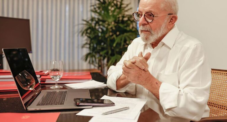 Lula parabeniza presidente eleito do Equador