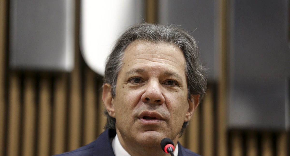Dia seguinte à aprovação da reforma tributária preocupa, diz Haddad