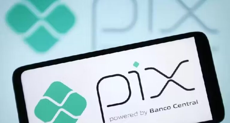Brasileiro já pode pagar contas com Pix em outros países, diz BC