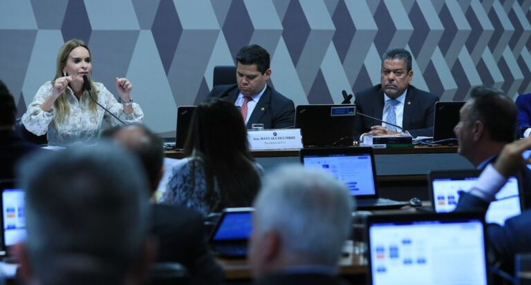 CCJ do Senado aprova PEC que permite comercialização de plasma humano