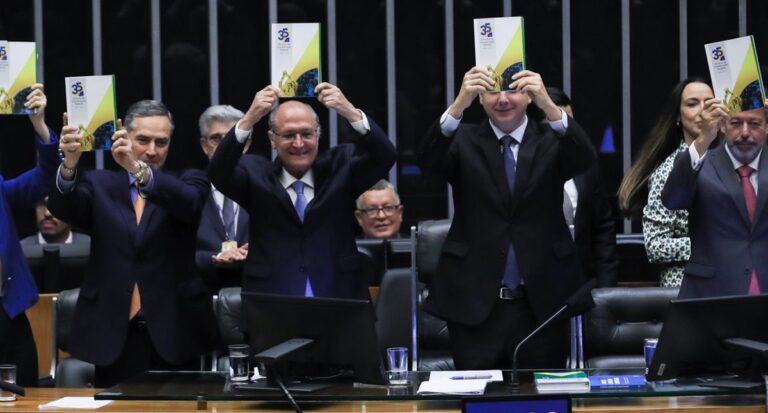 Representantes dos três poderes defendem harmonia institucional