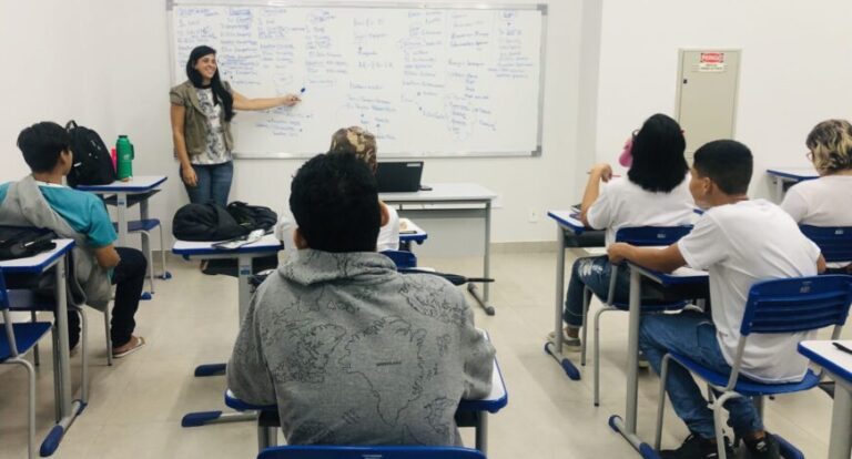 Professora de Porto Velho mostra que não há obstáculos para quem busca conhecimento e qualificação