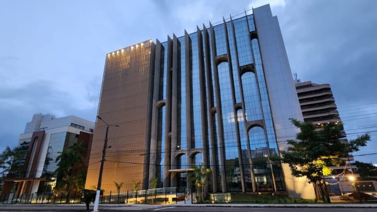 TCE-RO abre seleção para cargo com salário superior a R$ 8 mil