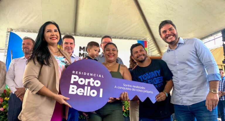 Cristiane Lopes participa da entrega de 272 apartamentos em Porto Velho