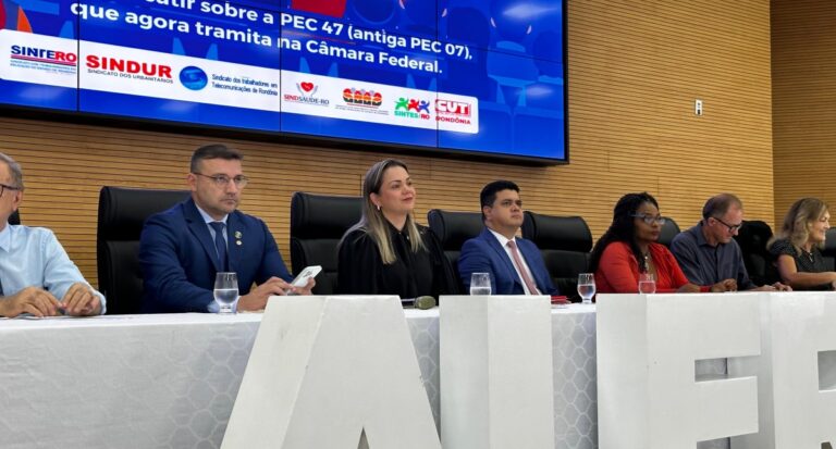Cláudia de Jesus realiza debate sobre a transposição de servidores para o quadro da União