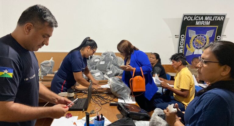 Dra. Taíssa entrega mais de 60 de uniformes para o Programa “Polícia Mirim” em Guajará-Mirim