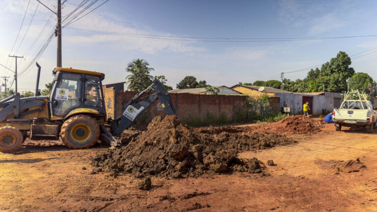 Prefeito acompanha obras de drenagem e pavimentação em Porto Velho - News Rondônia