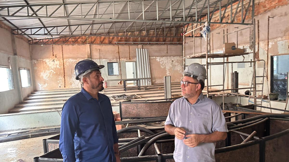 Vereadores de Porto Velho realizam visita técnica no plenário da CMPV que passa por manutenção - News Rondônia