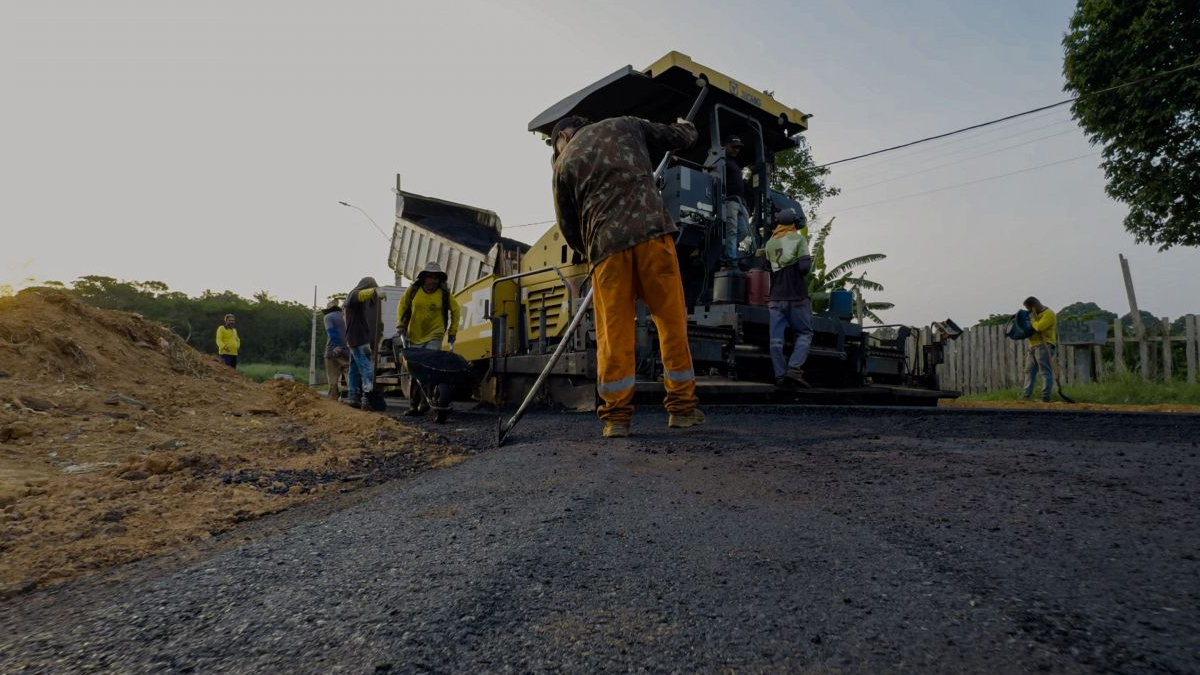 Prefeito acompanha conclusão das obras de drenagem e pavimentação no bairro Nova Esperança - News Rondônia