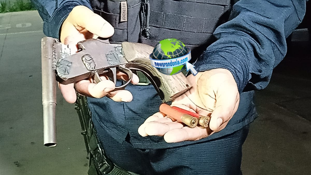 SOFRERAM QUEDA: Dupla de apenados é presa com arma após assalto e perseguição no centro - News Rondônia