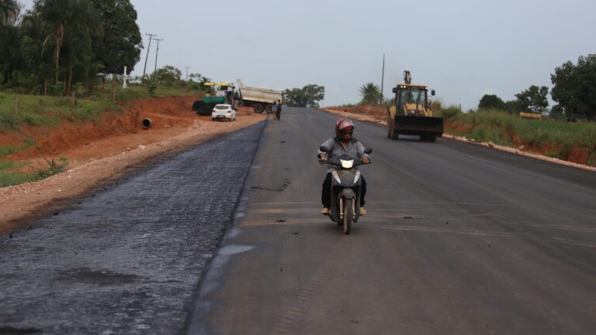 Obra de pavimentação asfáltica na RO-491 beneficia população da região da Zona da Mata - News Rondônia