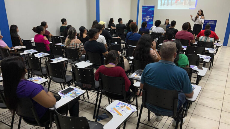 AVANTE TRABALHADOR - Prefeitura promove oficina de cursos profissionalizantes gratuitos no auditório da CDL, em Porto Velho - News Rondônia