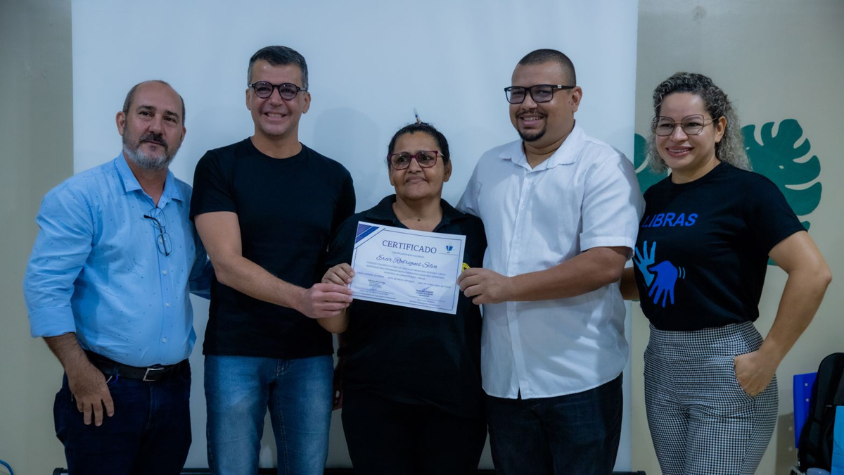 Servidores da Semusa recebem certificado do curso de Libras, realizado pela Semad - News Rondônia