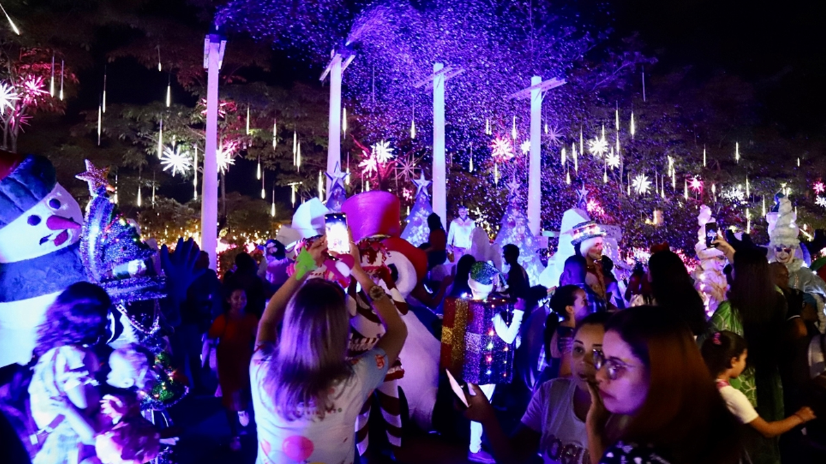 Ieda Chaves participa da cerimônia de acendimento das luzes do Natal Porto Luz 2023 - News Rondônia