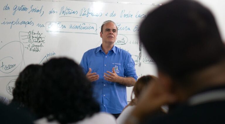Alan Queiroz reafirma compromisso com o Serviço Voluntário de Capelania Escolar nas escolas estaduais