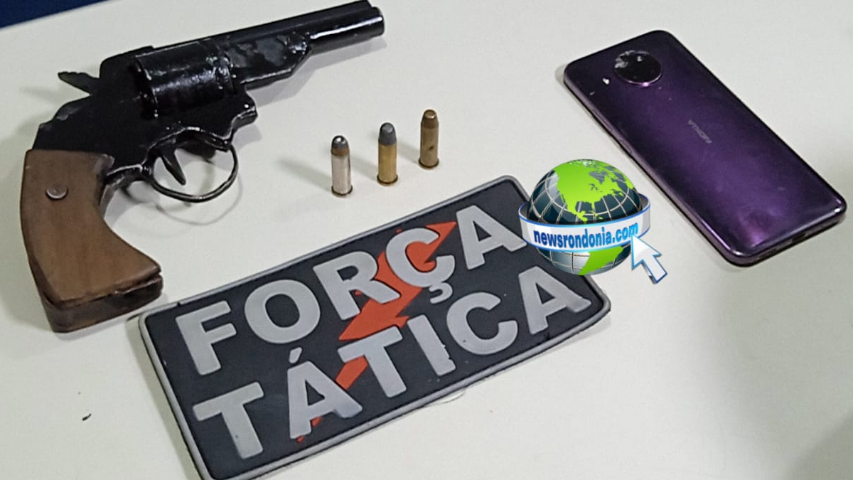 Dupla acusada de roubo é presa com arma e moto roubada - News Rondônia