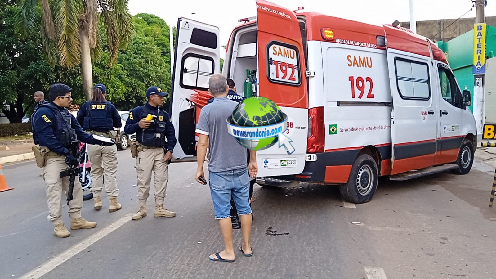 URGENTE: Colisão entre três veículos deixa motociclista ferido na Avenida Jorge Teixeira - Veja Vídeo