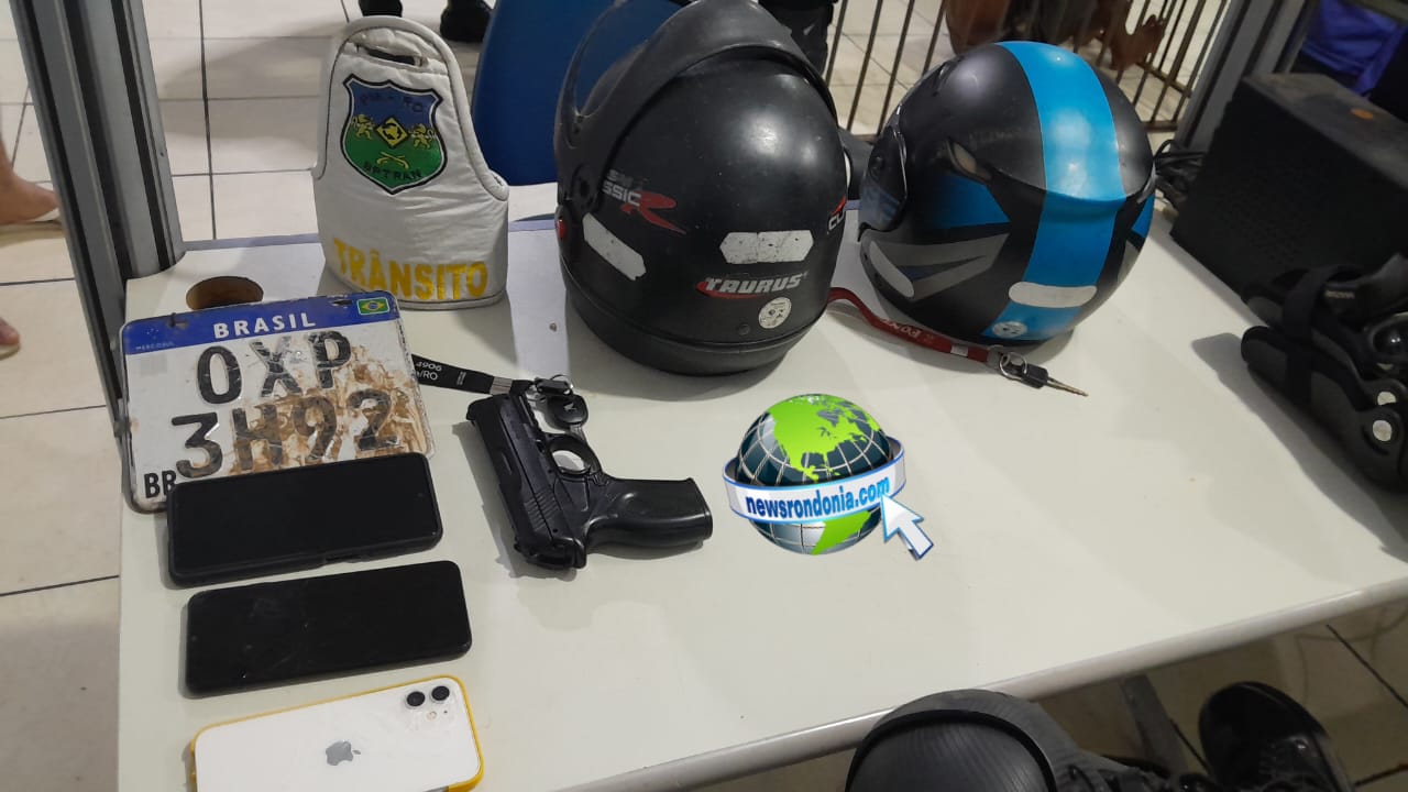 Dupla é presa com arma falsa e celulares roubados após perseguição