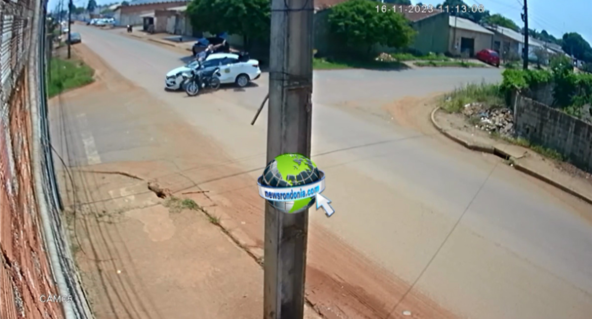 ASSISTA: Táxi avança preferencial e causa grave acidente com motociclista na zona leste - Veja Vídeo