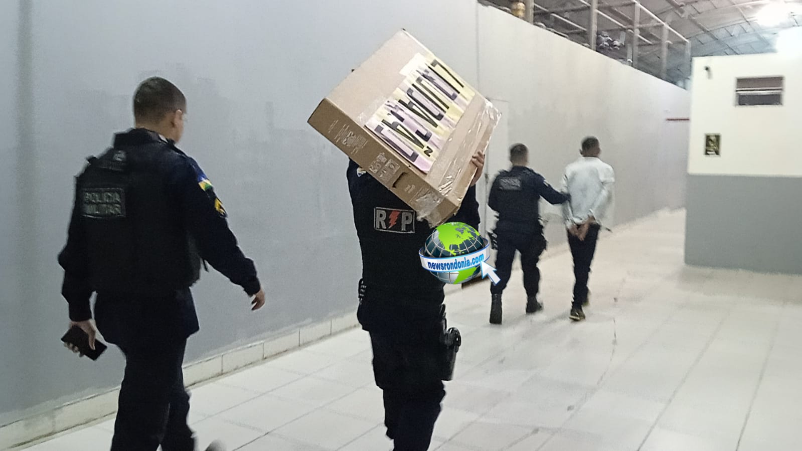 Homem é preso tentando furtar TV durante Black Friday no Porto Velho Shopping
