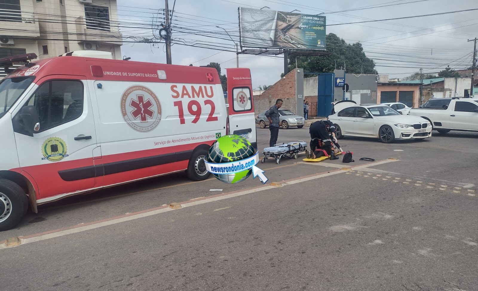 URGENTE: Mulher gestante fica ferida em acidente com BMW na frente do Samu