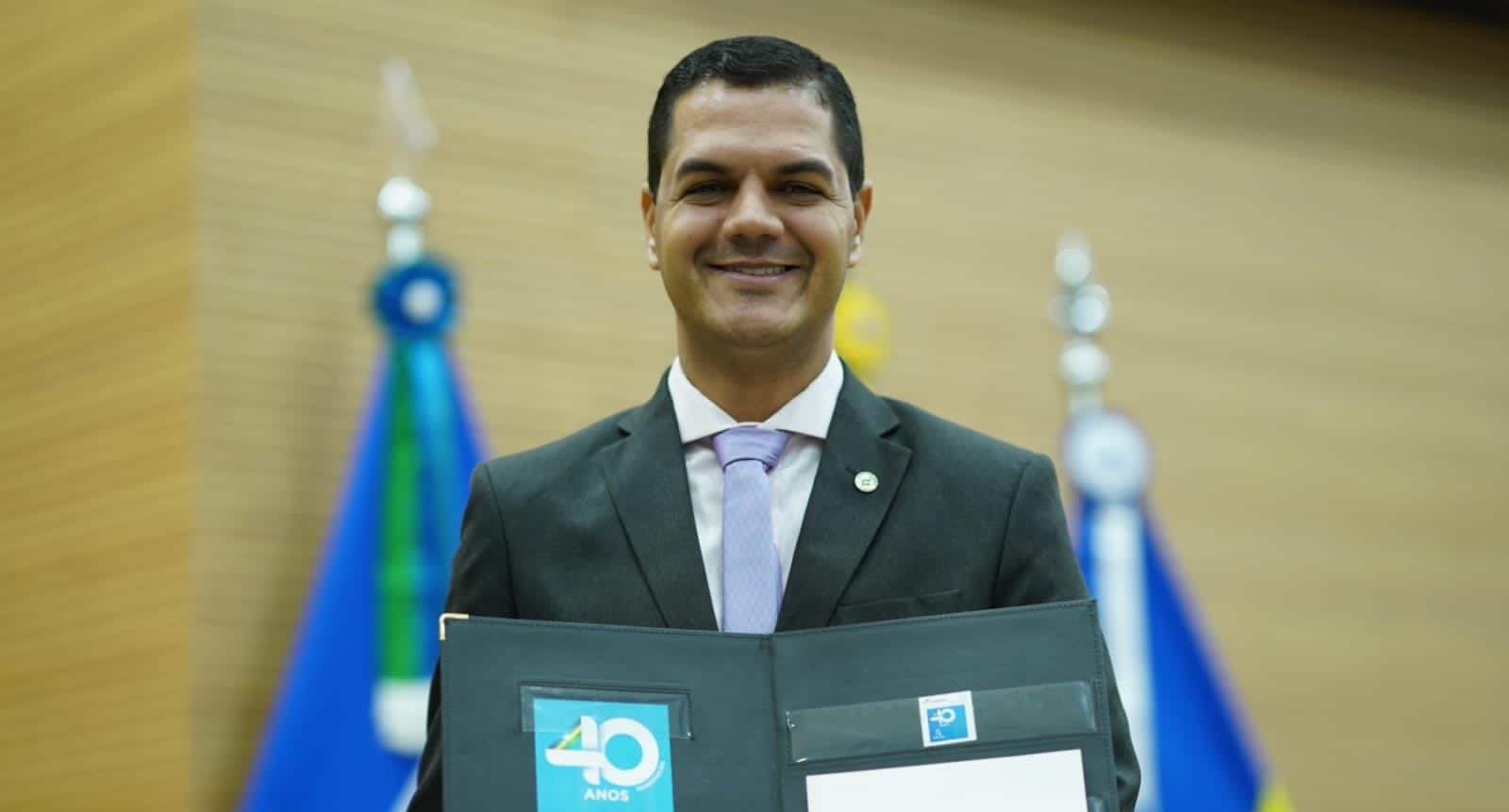 Deputado Cássio Gois celebra os 40 anos da Constituição de Rondônia