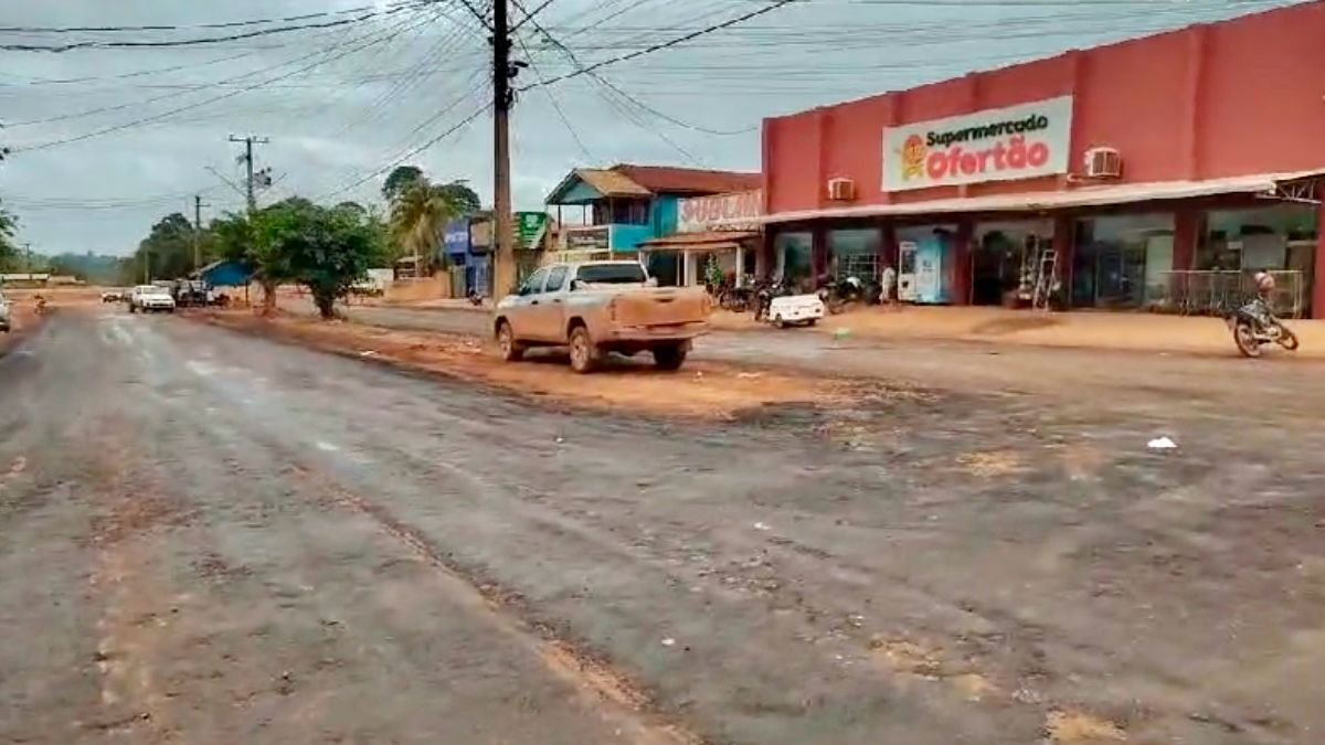 Vereador Everaldo Fogaça comemora início das obras de asfaltamento em Vista Alegre do Abunã - News Rondônia