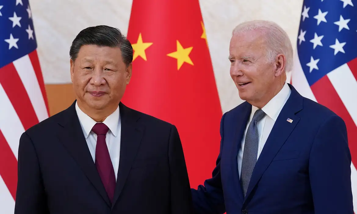 Biden e Xi discutem questões econômicas e relação entre EUA e China