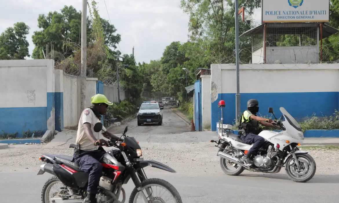 Parlamento do Quênia aprova envio de policiais para Haiti