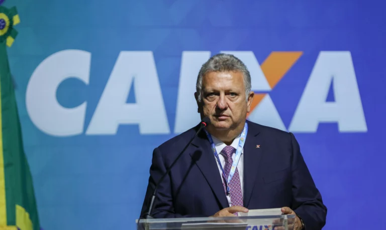Vieira assume Caixa com promessa de induzir crescimento econômico