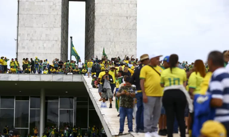 PF cumpre mandados de prisão preventiva na Operação Lesa Pátria