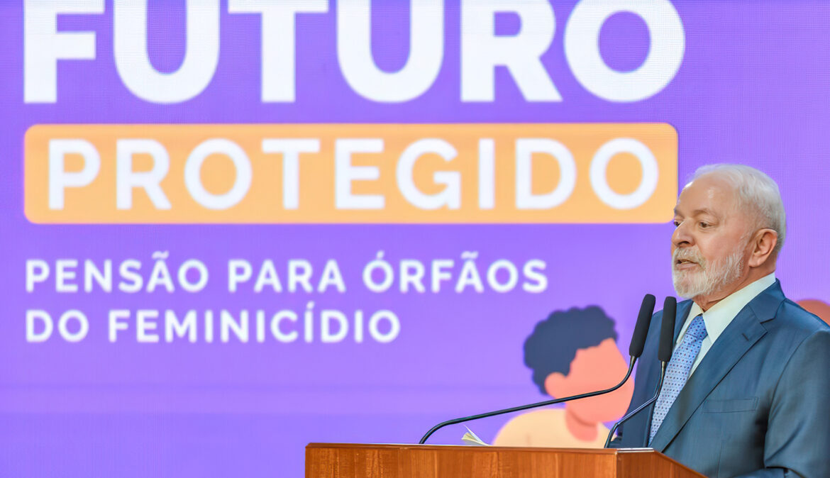 Cláudia de Jesus destaca lei que institui pensão para órfãos de feminicídio
