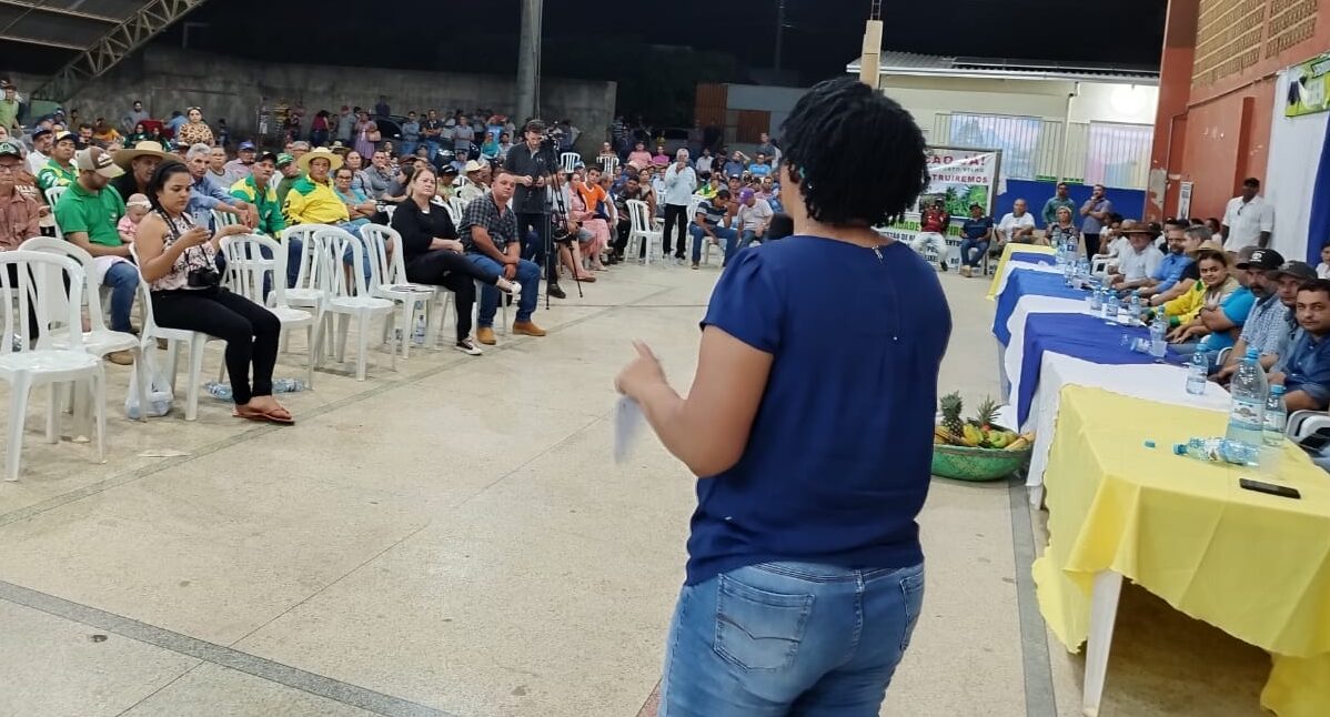 Em Buritis, deputada Sílvia Cristina se reúne com produtores rurais, afetados com os embargos do Ibama
