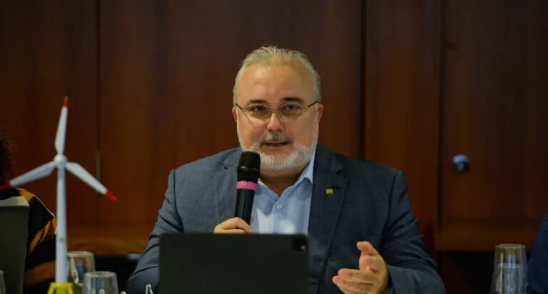 Investimento-da-Petrobras-deve-criar-1_4-milhão-de-empregos-em-5-anos