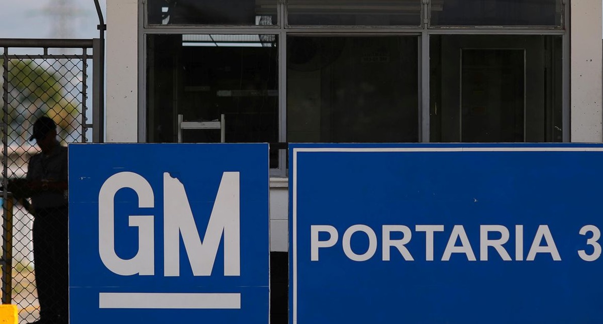 Justiça determina à GM a reintegração de 839 trabalhadores
