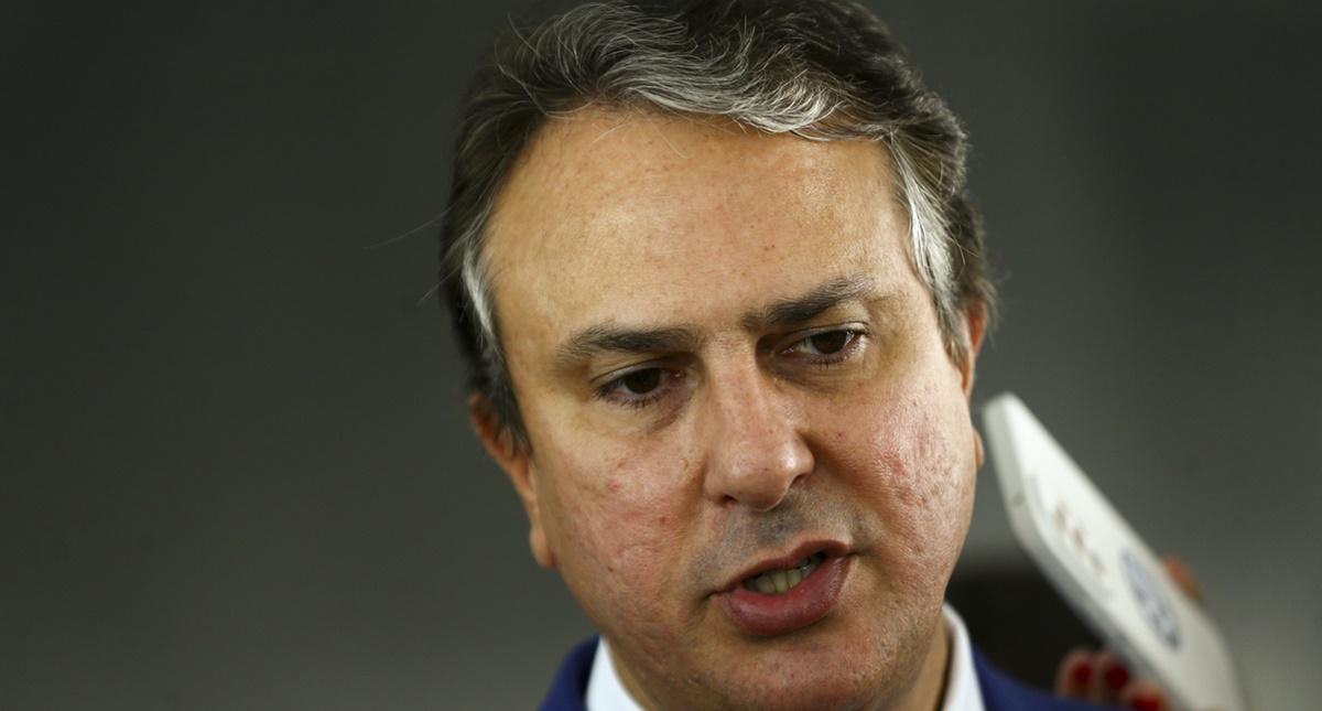 MEC descarta cancelamento do Enem após suposto vazamento de imagens